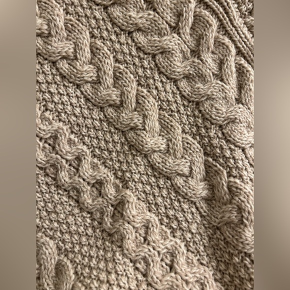 Aran Sweater Market Cable & Moss Poncho, Size S/M - Picture 5 of 5